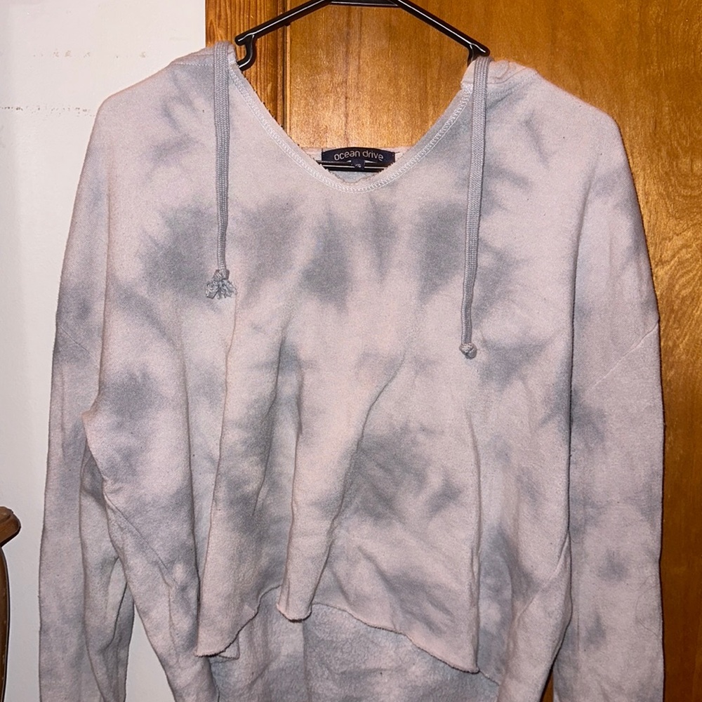 I’m selling a light blue tie dye hoodie.lightly worn and in great condition.